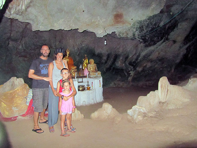 Khao Wang Thang Cave en Khanom, Viajes a Tailandia con Viajes Ikertanoa