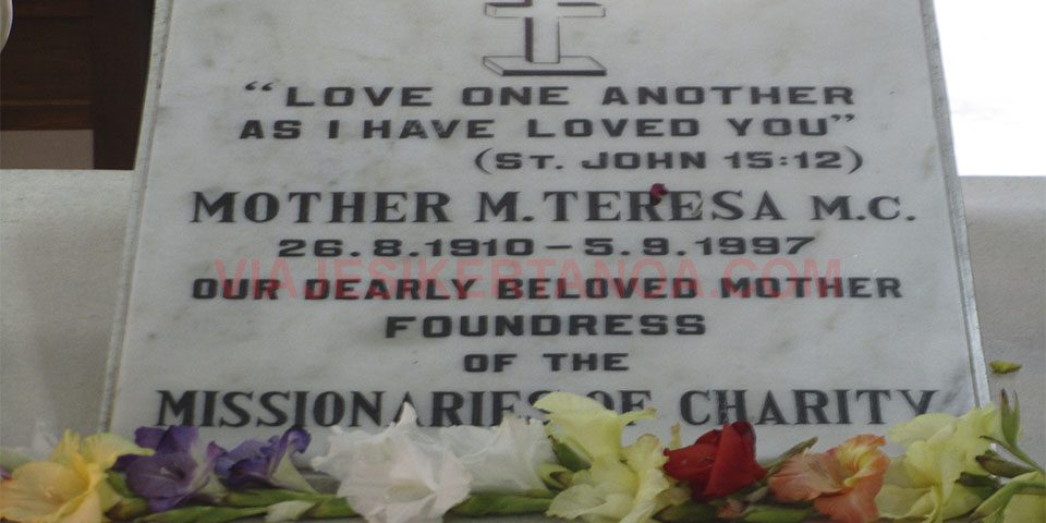 La tumba de la Madre Teresa de Calcuta en Calcuta, India