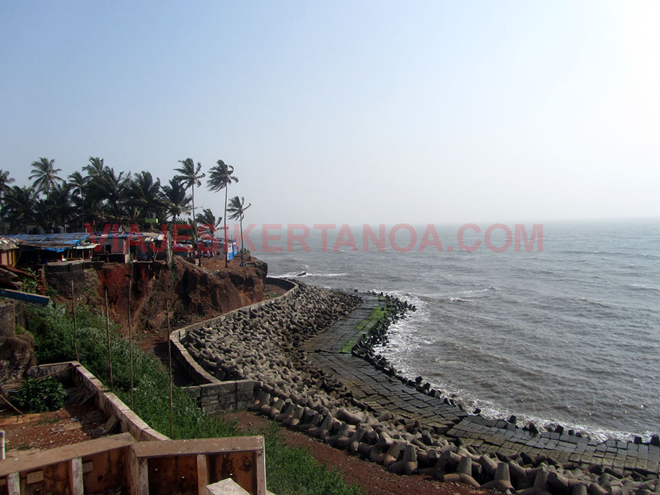 Vistas de la playa de Anjuna en Goa, India.