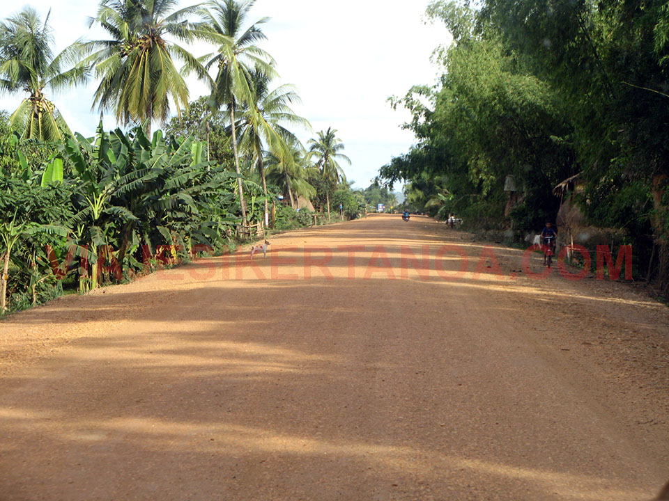 Carretera camino de Phnom Penh atravesando Camboya.