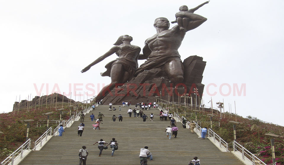 Monumento al renacimiento africano en Dakar, Senegal