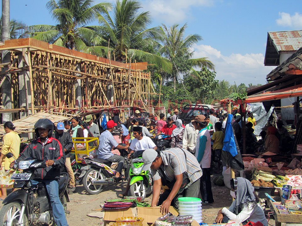 Mercado en Sengkol en Lombok, Indonesia